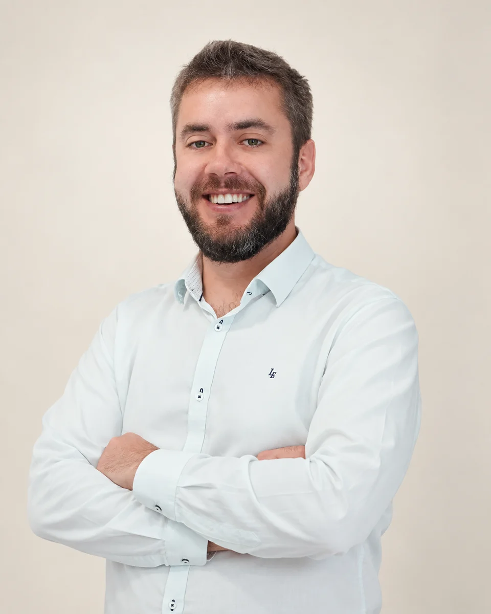 Dr. Carlos Scherer, cirurgião-dentista em Passo Fundo